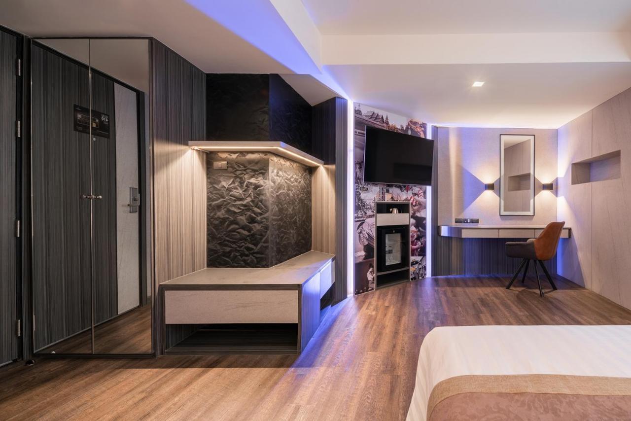 Aspira Gems Center Silom Hotel Banguecoque Quarto foto