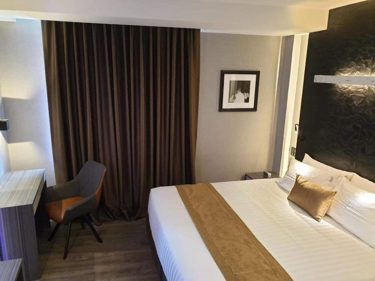 Aspira Gems Center Silom Hotel Banguecoque Quarto foto